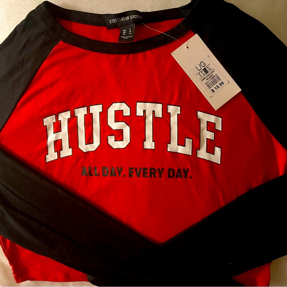 Cropped Long Sleeve Graphic Shirt
